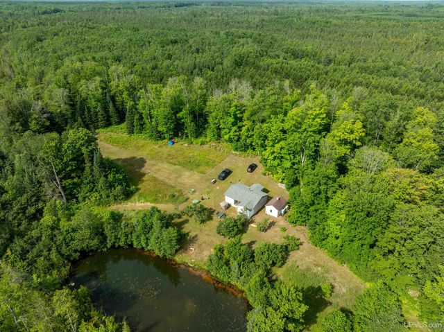 15120 36th Road, Nahma, MI 49864