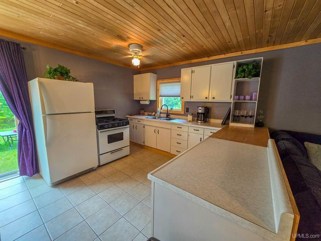 15120 36th Road, Nahma, MI 49864