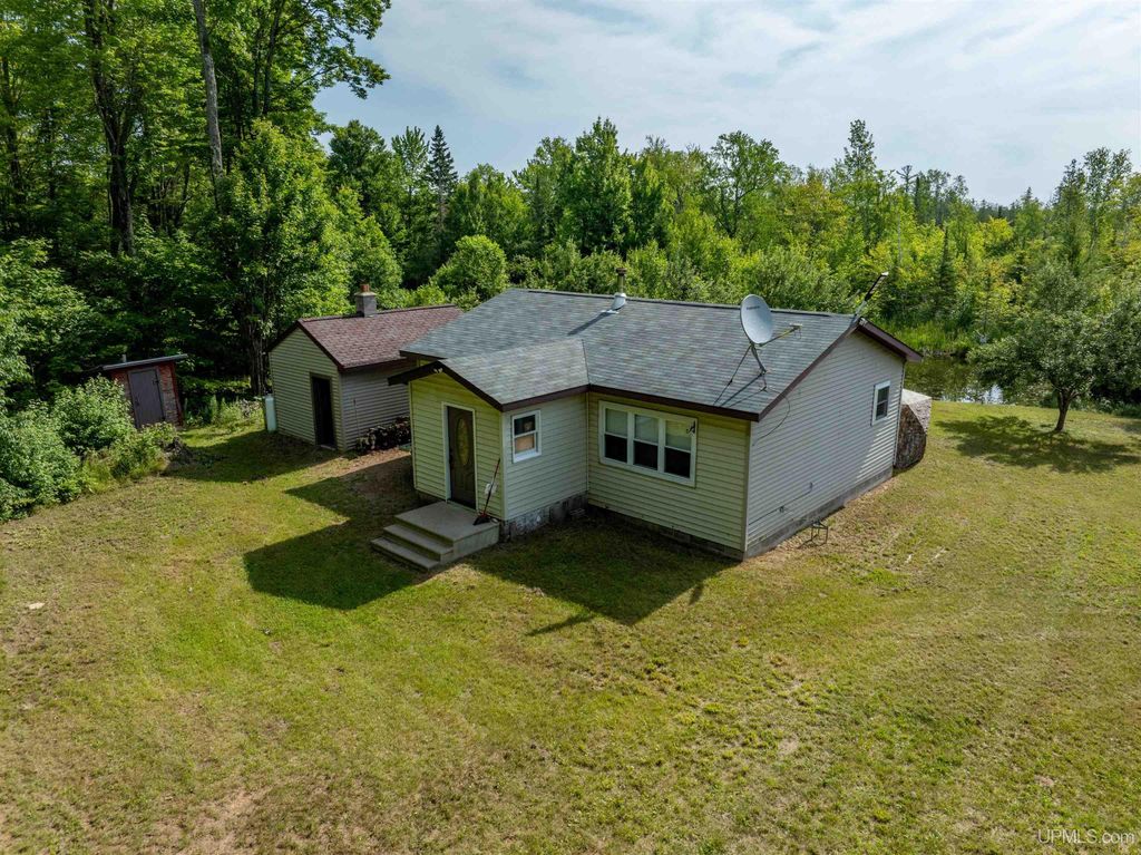 15120 36th Road, Nahma, MI 49864