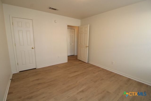 305 Cedar Ridge Drive B, Nolanville, TX 76559