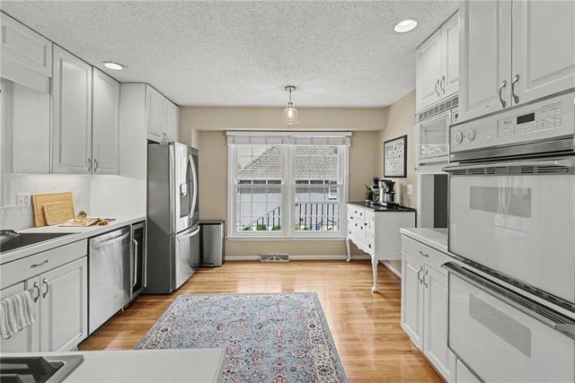 9159 Kessler Street, Overland Park, KS 66212