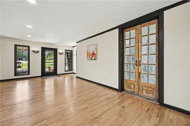4811 Lees Summit Road, Kansas City, MO 64136