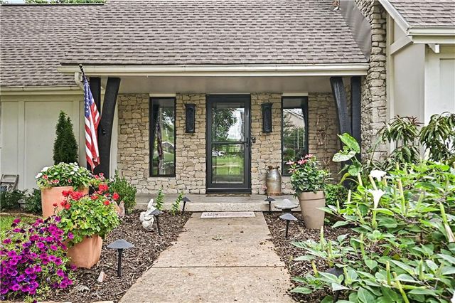 4811 Lees Summit Road, Kansas City, MO 64136