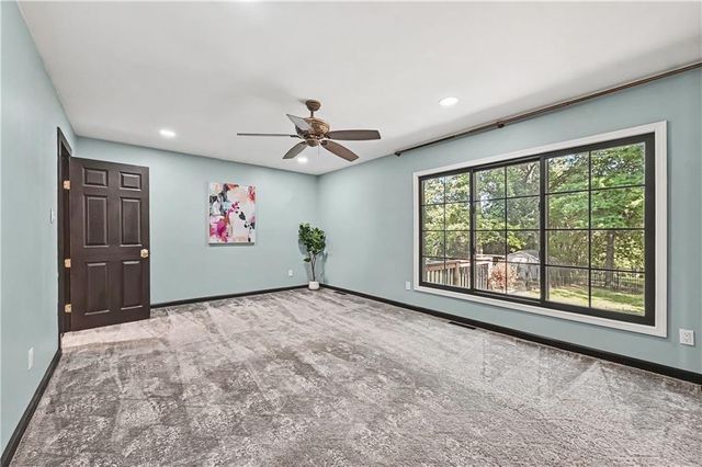 4811 Lees Summit Road, Kansas City, MO 64136