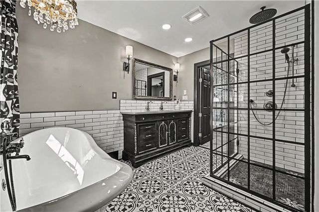 4811 Lees Summit Road, Kansas City, MO 64136