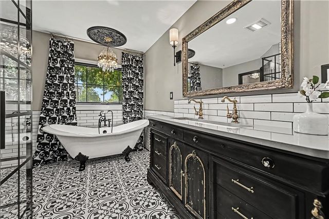 4811 Lees Summit Road, Kansas City, MO 64136