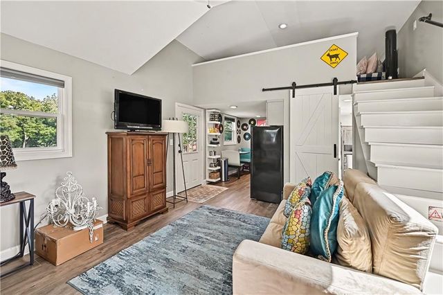 4811 Lees Summit Road, Kansas City, MO 64136