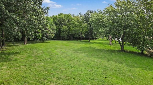 4811 Lees Summit Road, Kansas City, MO 64136