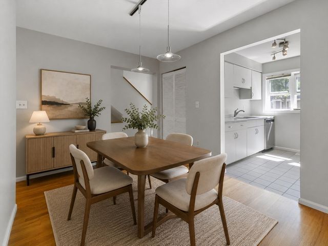 8 Locust Ln 4, Watertown, MA 02472