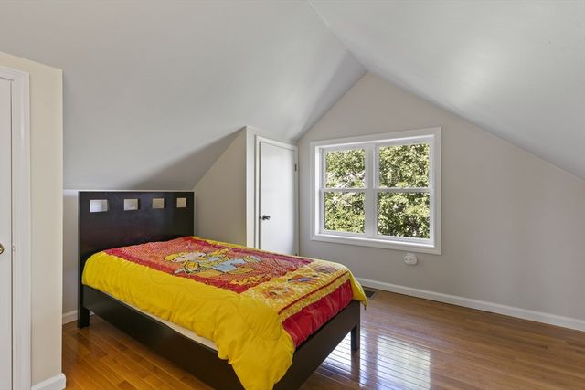 8 Locust Ln 4, Watertown, MA 02472