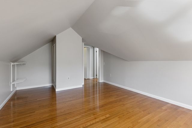 8 Locust Ln 4, Watertown, MA 02472
