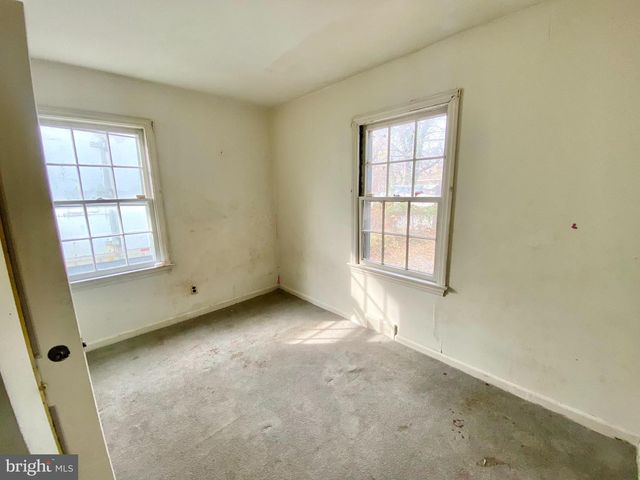 323 CONCORD AVE, Trenton, NJ 08618