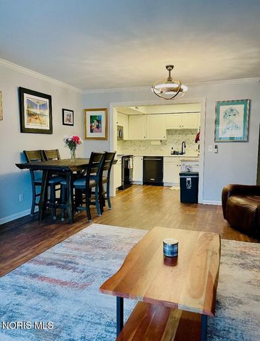 5679 Monroe Street, Unit 212, Sylvania, OH 43560