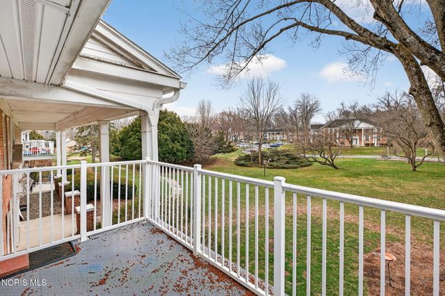 5679 Monroe Street, Unit 212, Sylvania, OH 43560