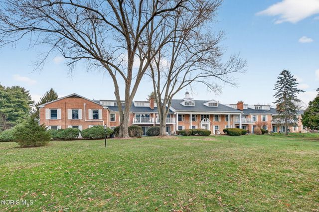 5679 Monroe Street, Unit 212, Sylvania, OH 43560