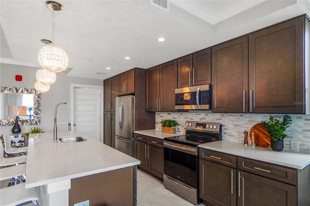16300 COUNTY ROAD 455 401, Montverde, FL 34756