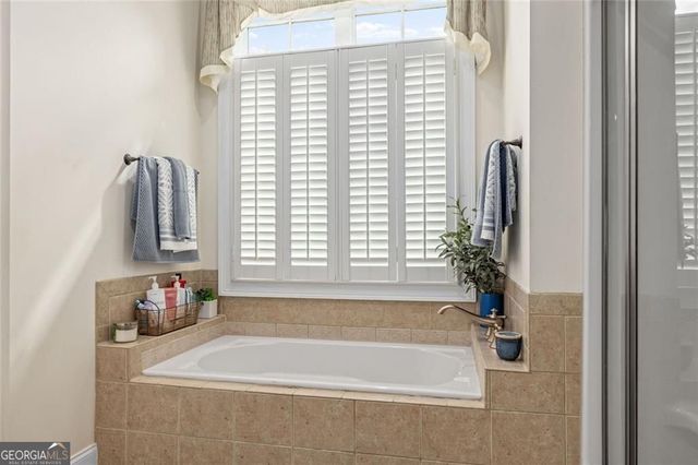 311 Vinings Walk NW, Gainesville, GA 30501