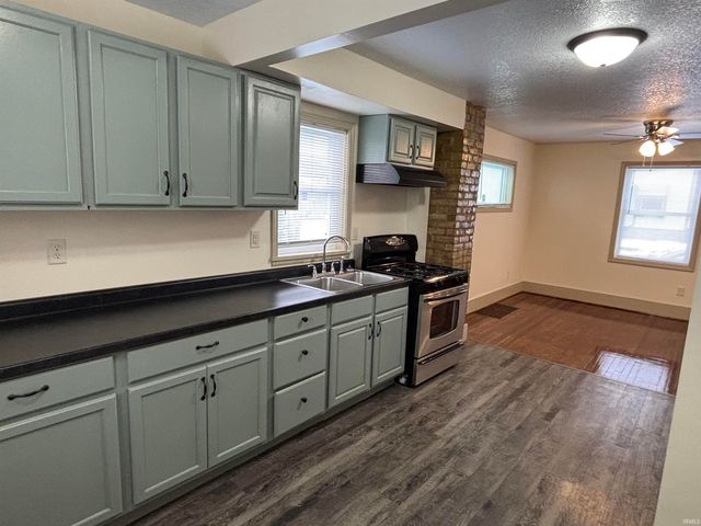 450 E Wildwood Avenue, Fort Wayne, IN 46806