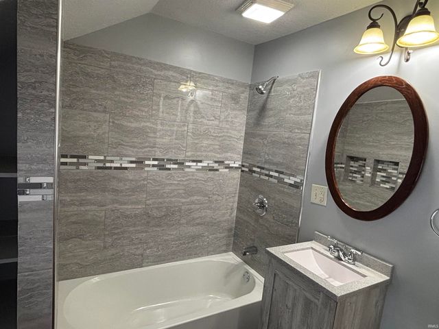 450 E Wildwood Avenue, Fort Wayne, IN 46806