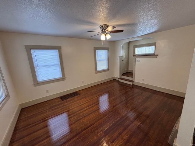 450 E Wildwood Avenue, Fort Wayne, IN 46806