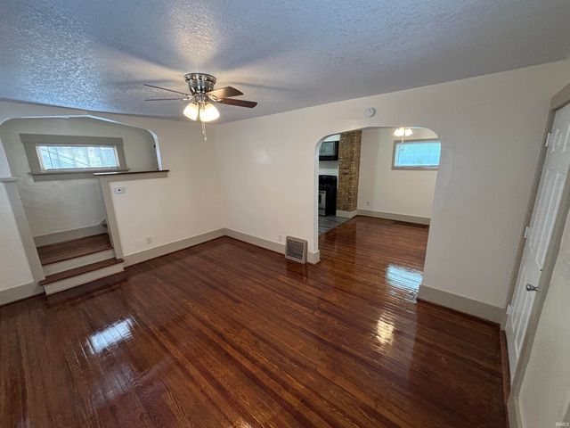 450 E Wildwood Avenue, Fort Wayne, IN 46806