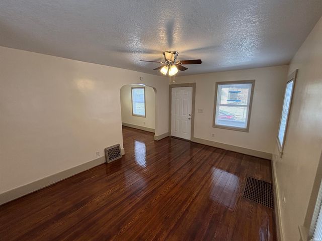 450 E Wildwood Avenue, Fort Wayne, IN 46806