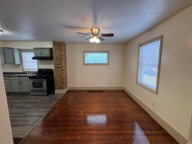 450 E Wildwood Avenue, Fort Wayne, IN 46806