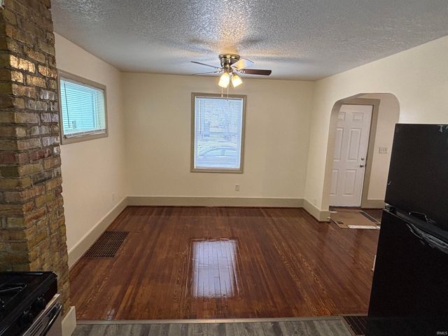 450 E Wildwood Avenue, Fort Wayne, IN 46806