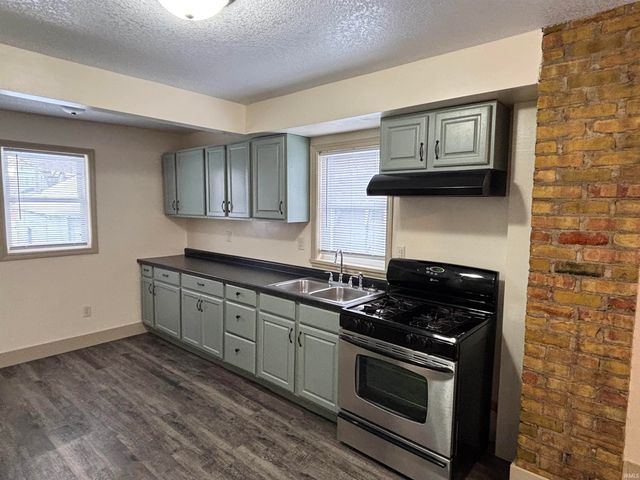 450 E Wildwood Avenue, Fort Wayne, IN 46806