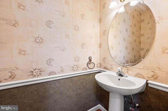 120 ELIZABETH CT, Malvern, PA 19355