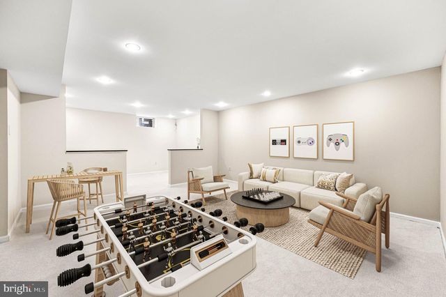 120 ELIZABETH CT, Malvern, PA 19355