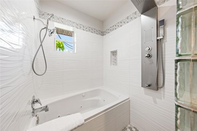 3524 S SCHOOL AVENUE, Sarasota, FL 34239