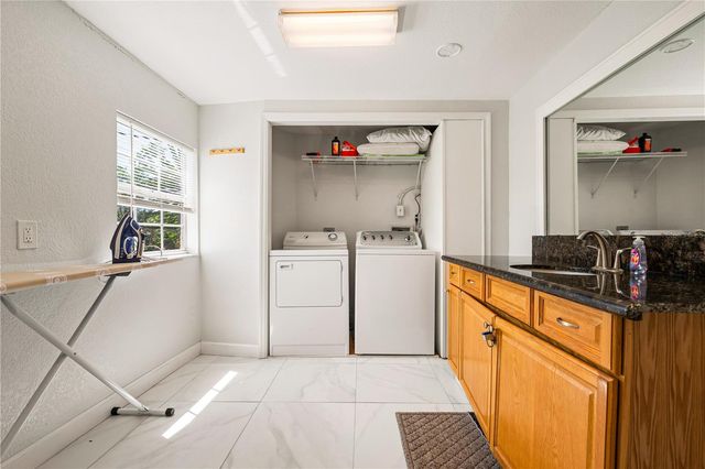 3524 S SCHOOL AVENUE, Sarasota, FL 34239