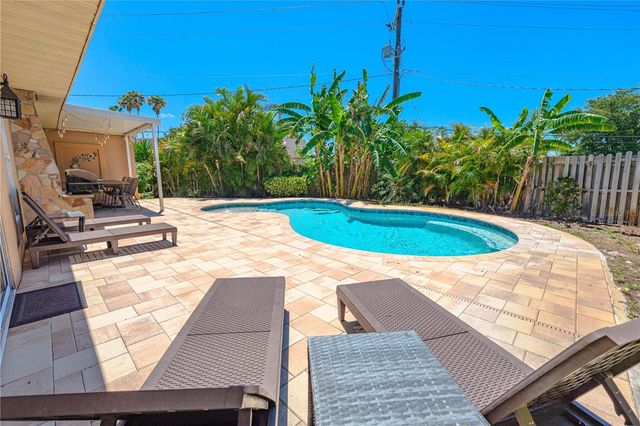 3524 S SCHOOL AVENUE, Sarasota, FL 34239