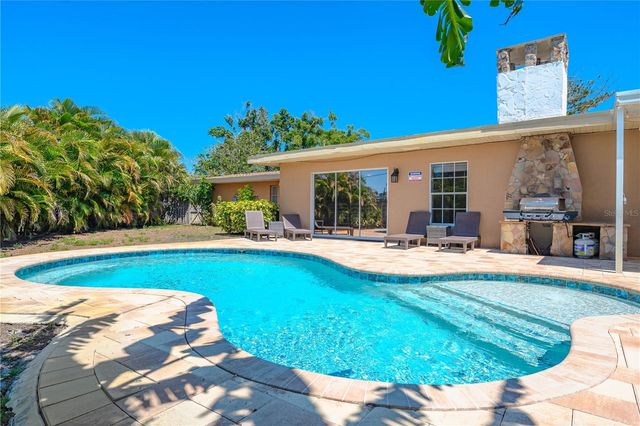 3524 S SCHOOL AVENUE, Sarasota, FL 34239