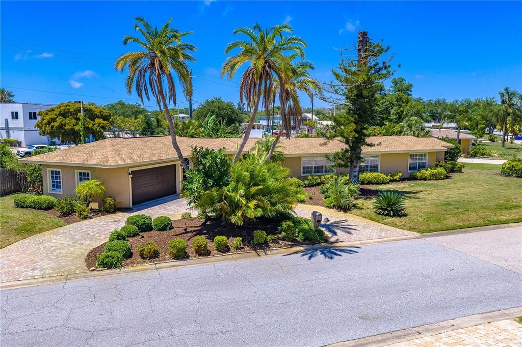 3524 S SCHOOL AVENUE, Sarasota, FL 34239