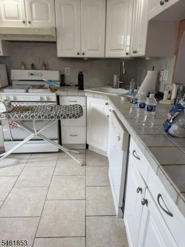 1307 Summit Ave, Union City, NJ 07087