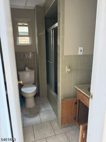 1307 Summit Ave, Union City, NJ 07087