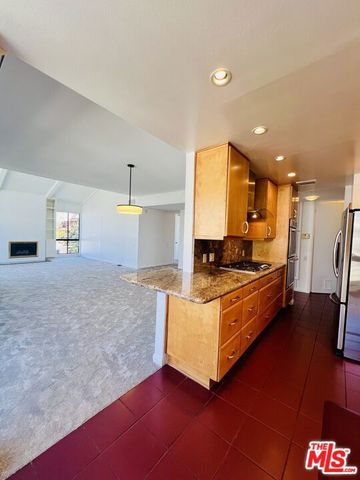 11805 Mayfield Avenue 306, Los Angeles, CA 90049