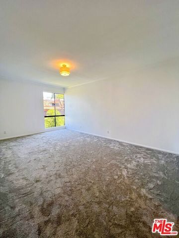 11805 Mayfield Avenue 306, Los Angeles, CA 90049