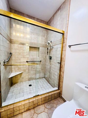 11805 Mayfield Avenue 306, Los Angeles, CA 90049