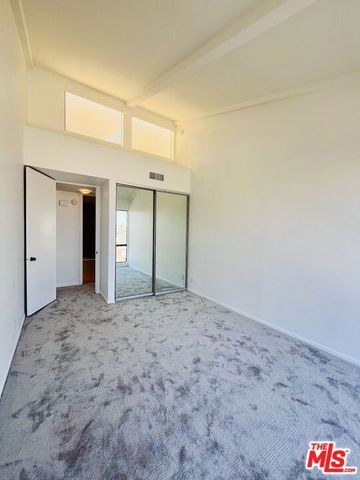 11805 Mayfield Avenue 306, Los Angeles, CA 90049