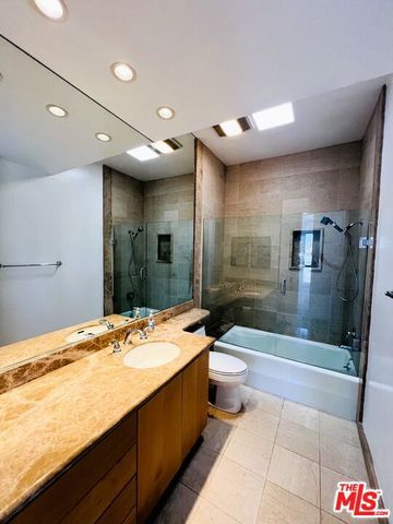 11805 Mayfield Avenue 306, Los Angeles, CA 90049