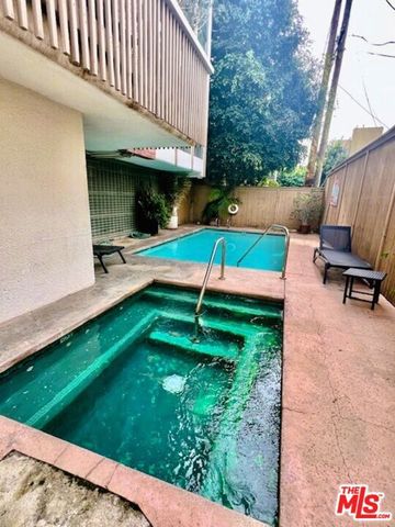 11805 Mayfield Avenue 306, Los Angeles, CA 90049