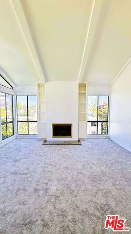 11805 Mayfield Avenue 306, Los Angeles, CA 90049