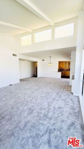 11805 Mayfield Avenue 306, Los Angeles, CA 90049