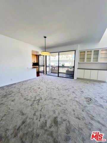 11805 Mayfield Avenue 306, Los Angeles, CA 90049