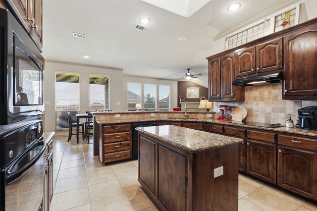 1608 Salado Trail, Weatherford, TX 76087