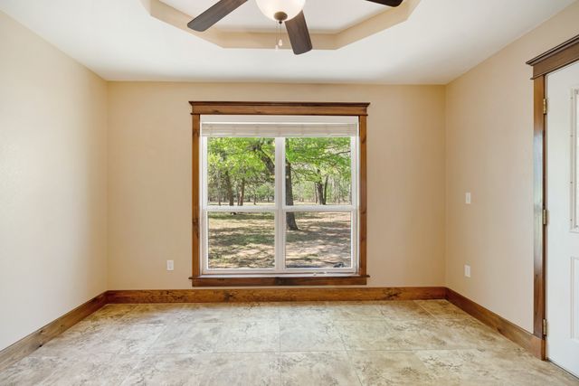 360 County Road 42570, Paris, TX 75462