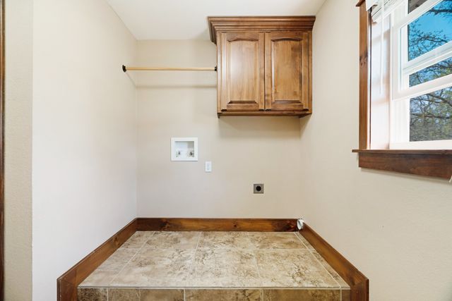 360 County Road 42570, Paris, TX 75462